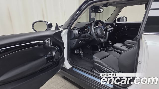 Mini Cooper 2024 — photo 13