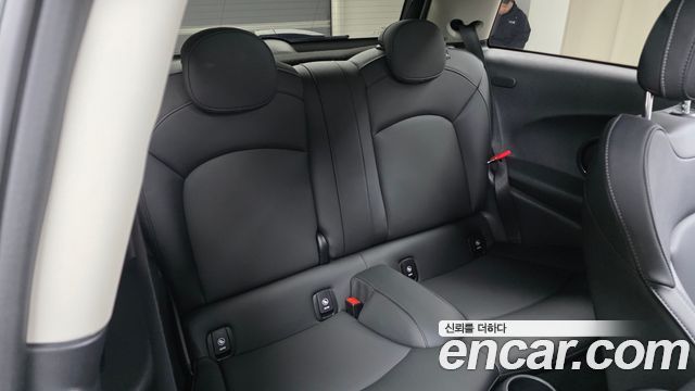 Mini Cooper 2024 — photo 17