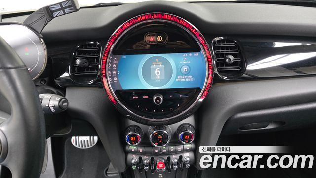 Mini Cooper 2024 — photo 19