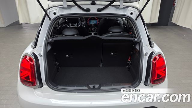 Mini Cooper 2024 — photo 22