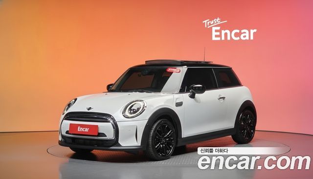 Mini Cooper 2024 — photo 1