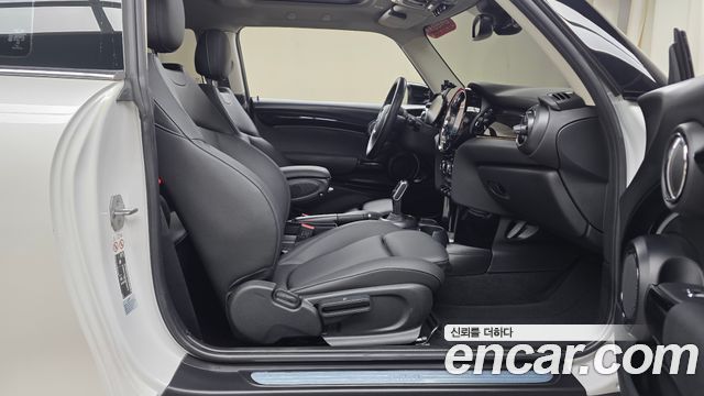 Mini Cooper 2024 — photo 16