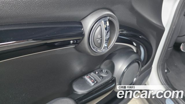 Mini Cooper 2024 — photo 27