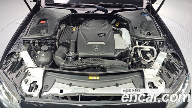 Mercedes-Benz E-Class 2017 — photo 6