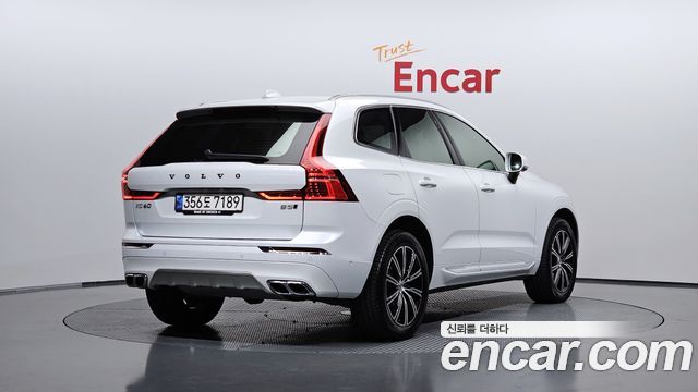 Volvo XC60 2021 — photo 2