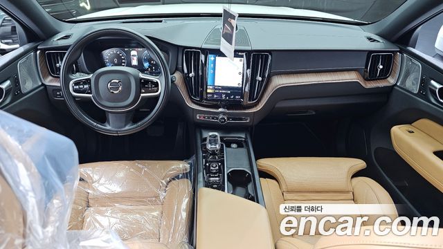 Volvo XC60 2021 — photo 7