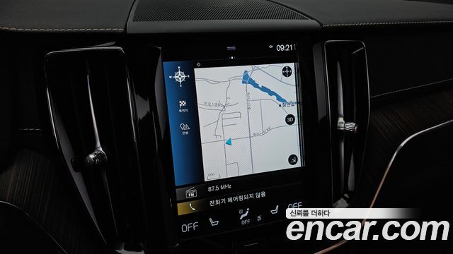 Volvo XC60 2021 — photo 14