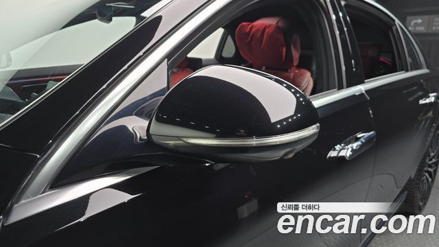 Mercedes-Benz S-Class 2024 — photo 31