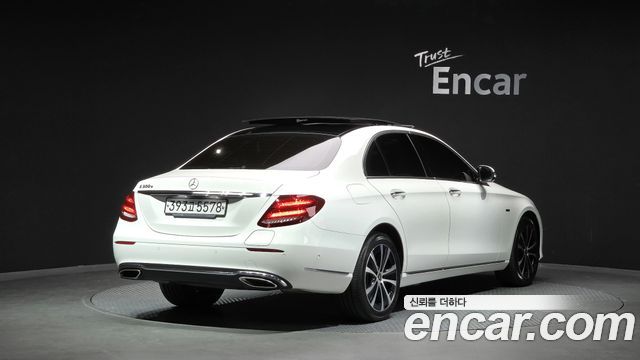 Mercedes-Benz E-Class 2019 — photo 2