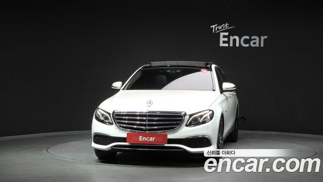 Mercedes-Benz E-Class 2019 — photo 3