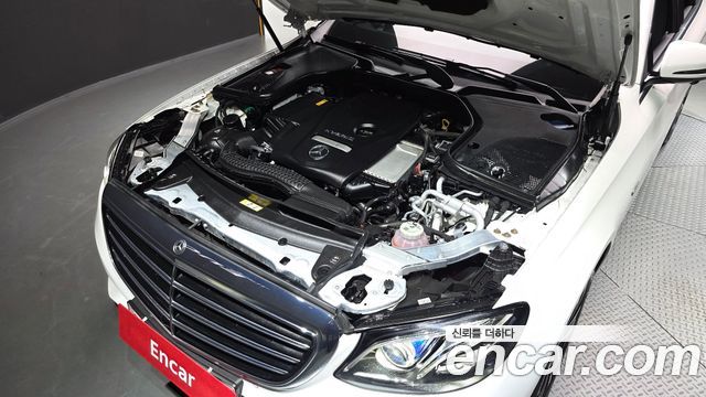Mercedes-Benz E-Class 2019 — photo 6