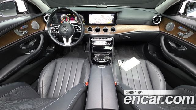 Mercedes-Benz E-Class 2019 — photo 7