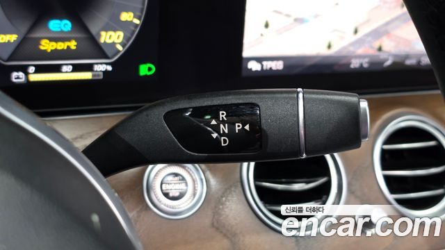 Mercedes-Benz E-Class 2019 — photo 9