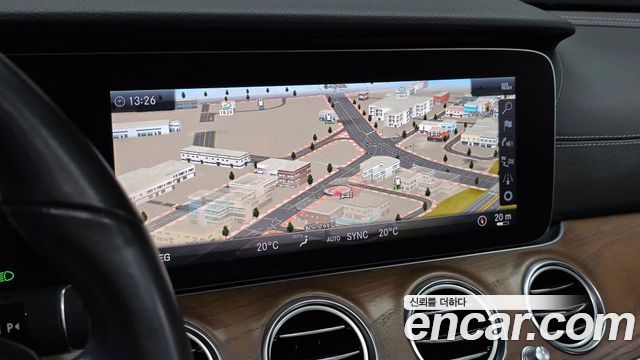 Mercedes-Benz E-Class 2019 — photo 13