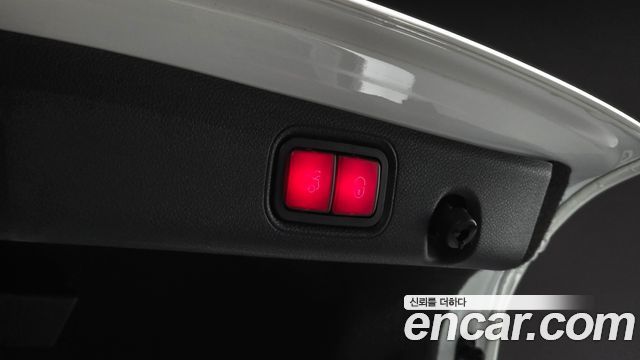 Mercedes-Benz E-Class 2019 — photo 20
