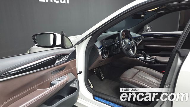 BMW Gran Turismo 2021 — photo 13