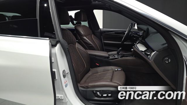 BMW Gran Turismo 2021 — photo 17