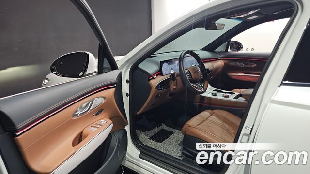 Genesis GV70 2025 — photo 10