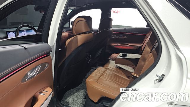 Genesis GV70 2025 — photo 11