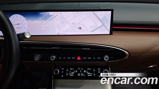 Genesis GV70 2025 — photo 13