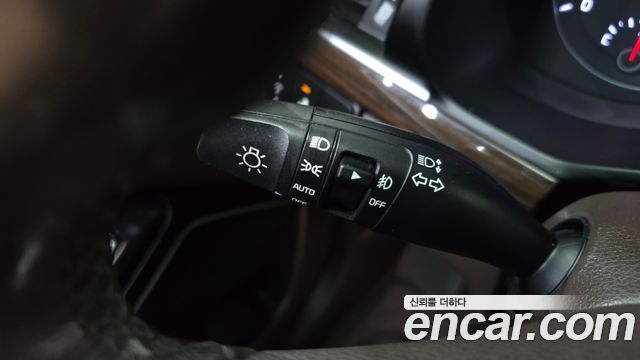 Kia K7 2019 — photo 32