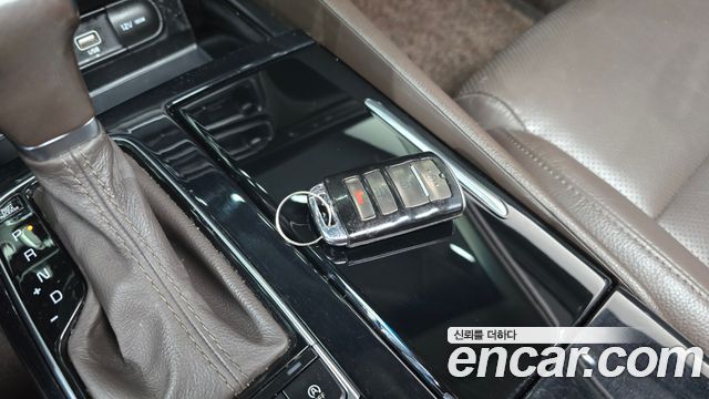 Kia K7 2019 — photo 34