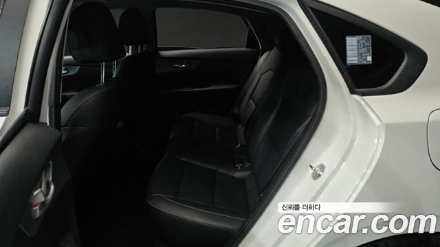 Kia K3 2022 — photo 17