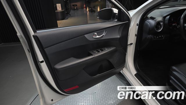 Kia K3 2022 — photo 14