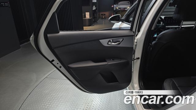 Kia K3 2022 — photo 15