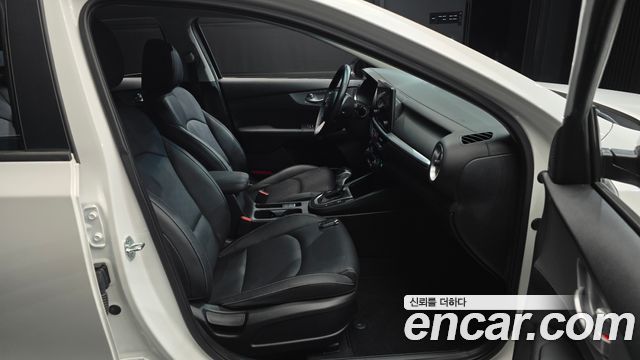 Kia K3 2022 — photo 16