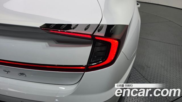 Hyundai Sonata 2022 — photo 9