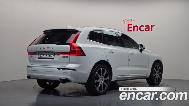 Volvo XC60 2018 — photo 2
