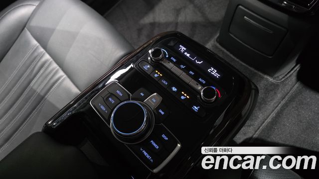 Genesis EQ900 2018 — photo 31