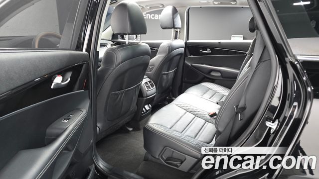 Kia Sorento 2018 — photo 11