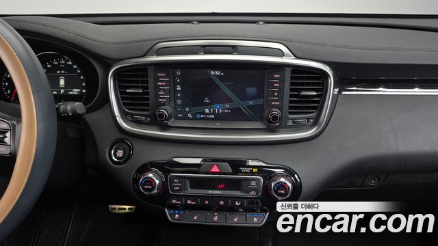 Kia Sorento 2018 — photo 13
