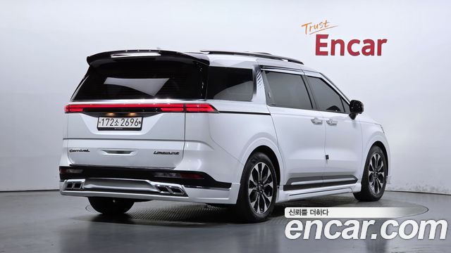 Kia Canival 2021 — photo 2