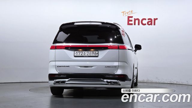 Kia Canival 2021 — photo 4