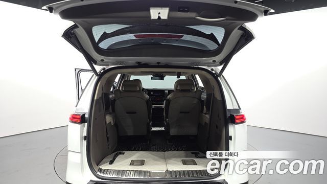 Kia Canival 2021 — photo 24