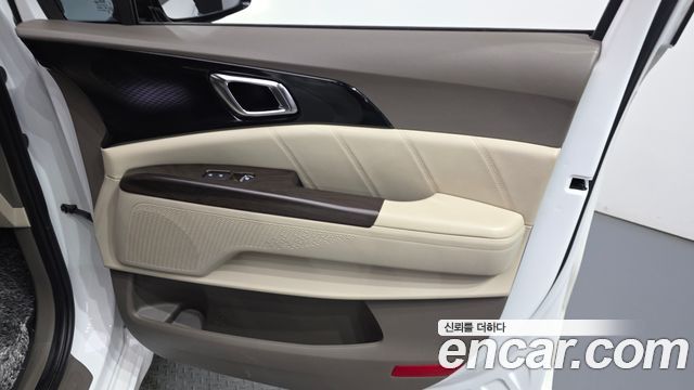 Kia Canival 2021 — photo 14