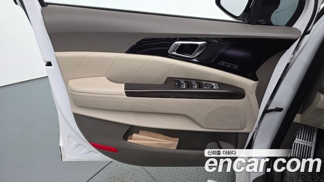 Kia Canival 2021 — photo 15