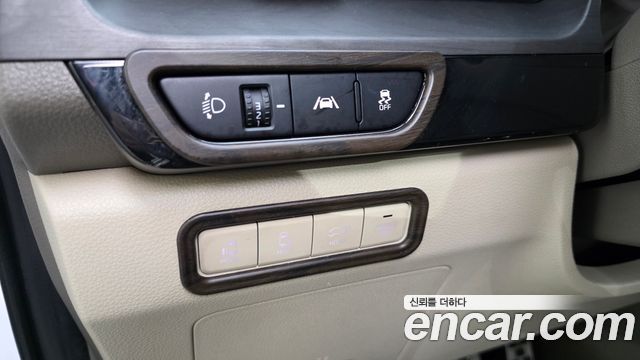 Kia Canival 2021 — photo 27