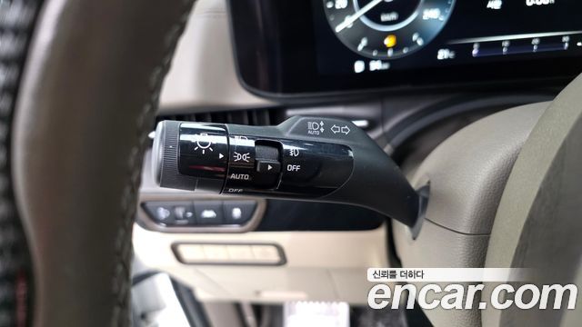 Kia Canival 2021 — photo 31