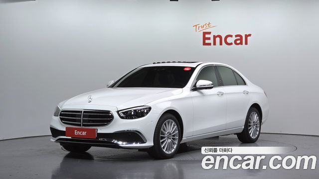 Mercedes-Benz E-Class 2023 — photo 1