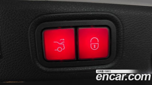 Mercedes-Benz E-Class 2023 — photo 21