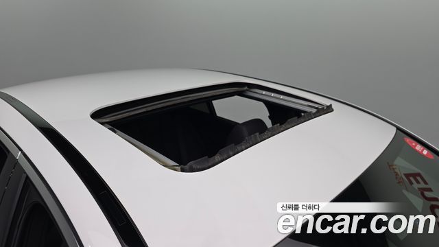 Mercedes-Benz E-Class 2023 — photo 28