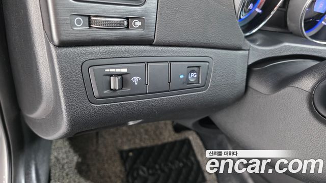 Hyundai Sonata 2010 — photo 12