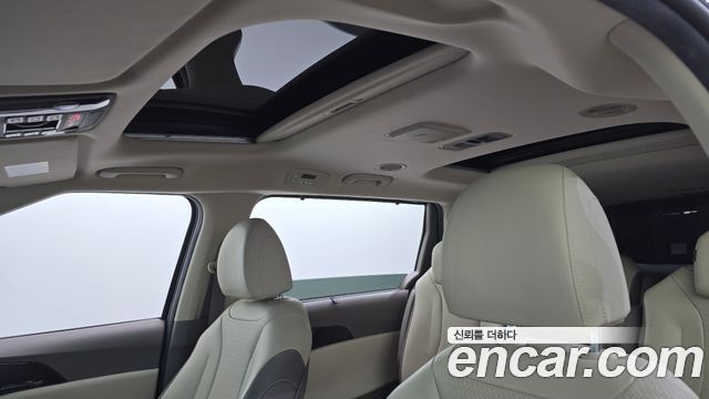 Kia Canival 2021 — photo 17