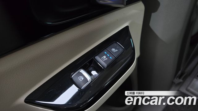 Kia Canival 2021 — photo 19