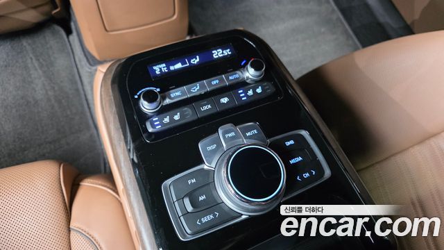 Genesis G90 2021 — photo 34