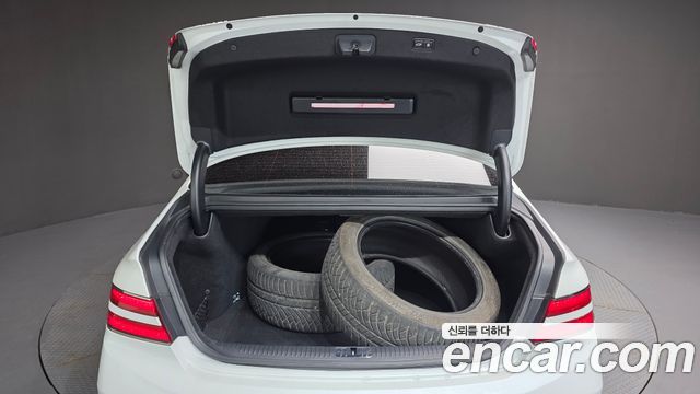 Genesis G90 2021 — photo 37